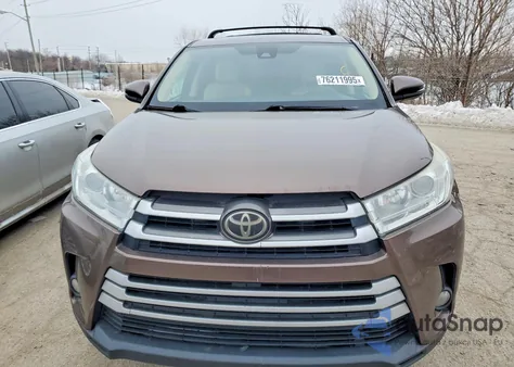 2017 Toyota Highlander Le z USA, uszkodzony, nr VIN 5TDBZRFH9HS363342